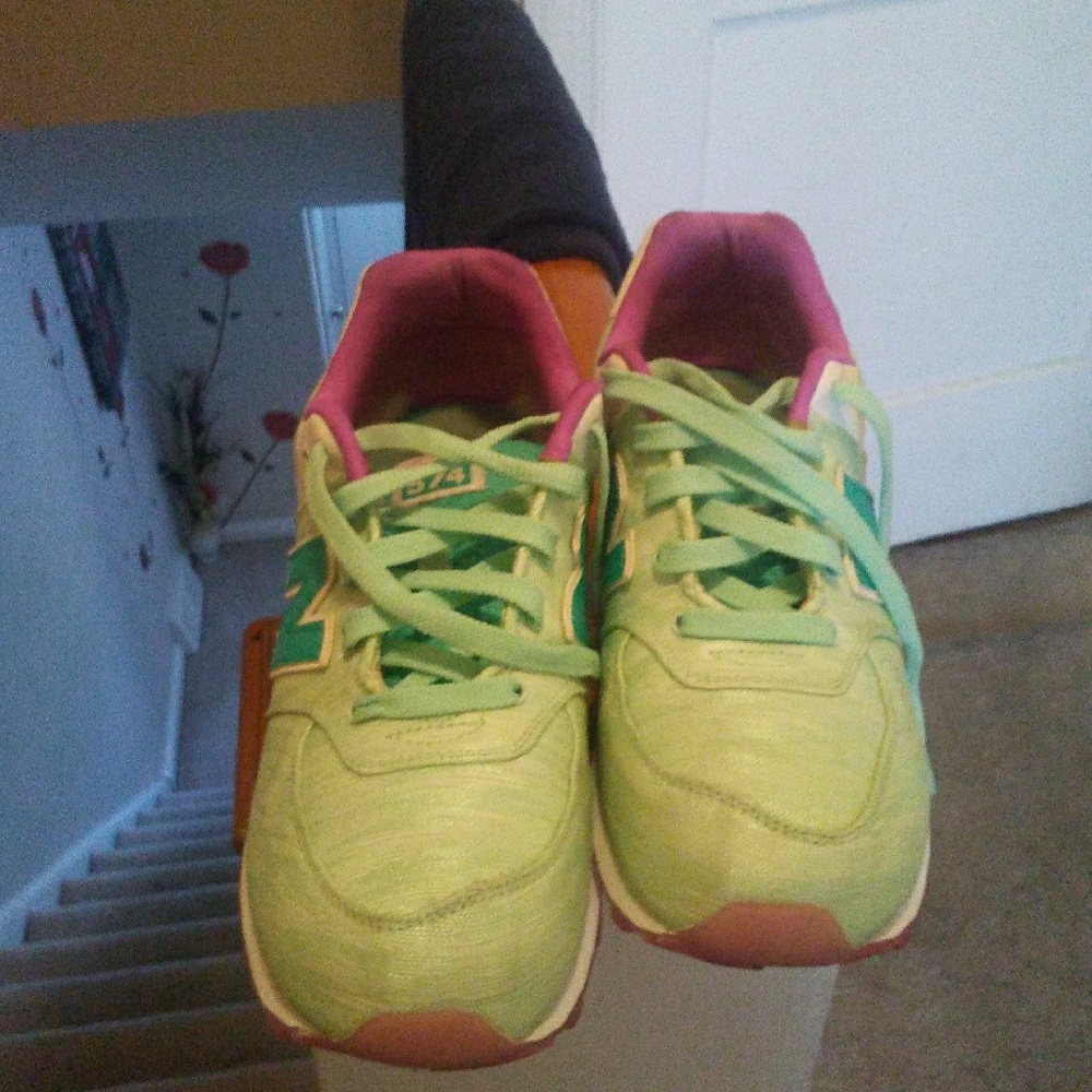 Woman's sneakers